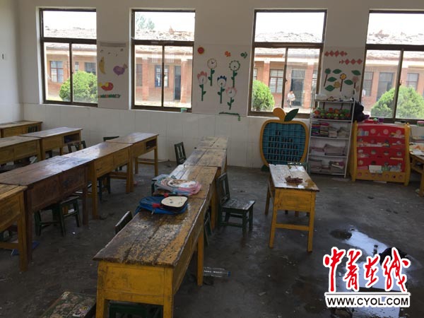 被龙卷风袭击的幼儿园。李超/摄